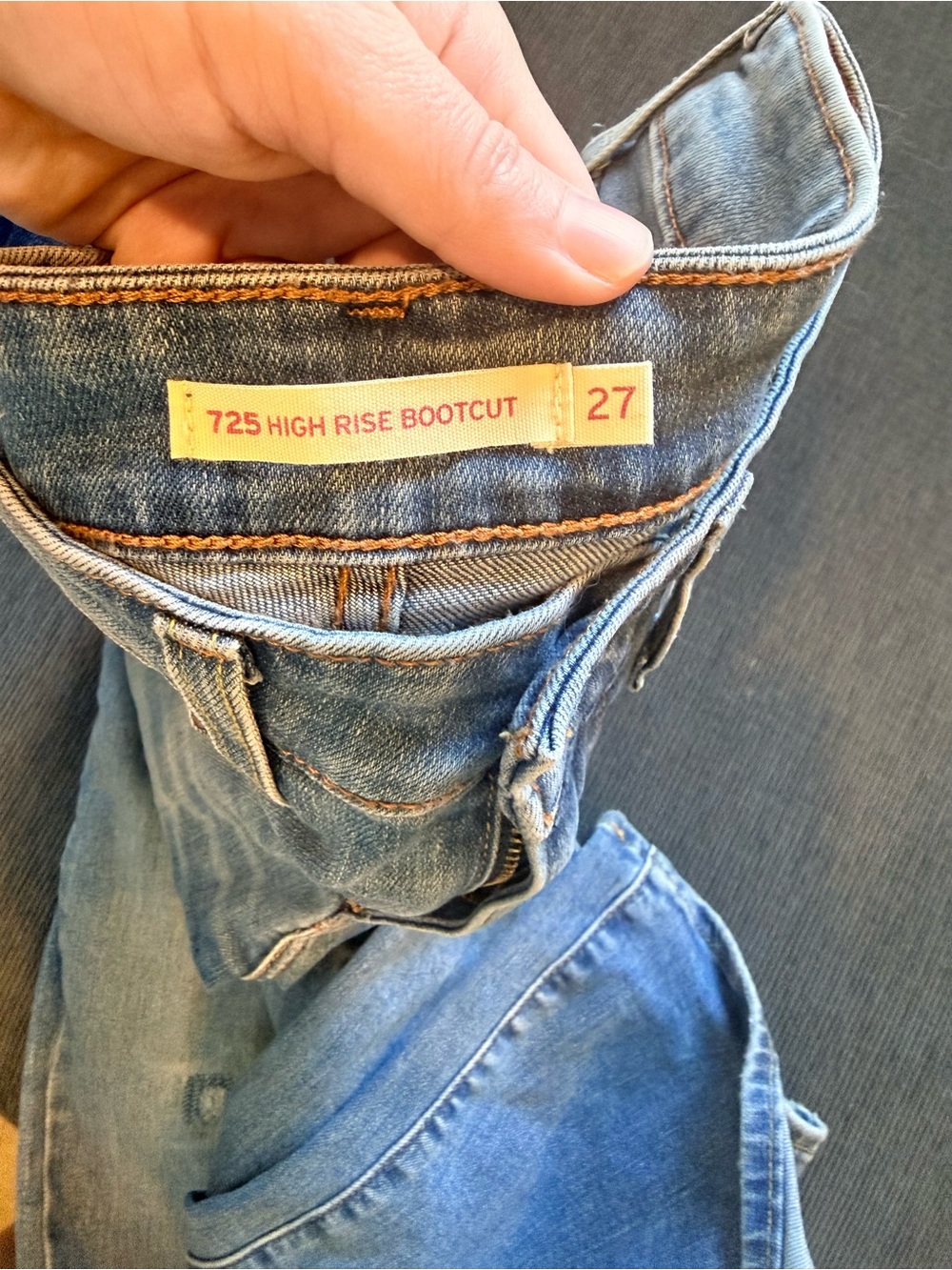 Levi 725 High Rise Bootcut - Picture 3 of 3